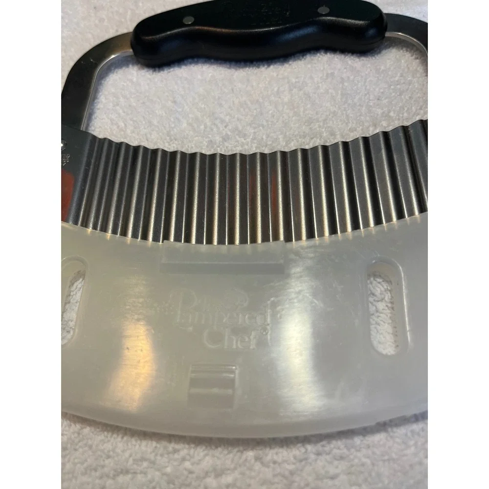 Pampered Chef Crinkle Cutter Stainless Steel Wavy Blade Vegetable Slicer 1089